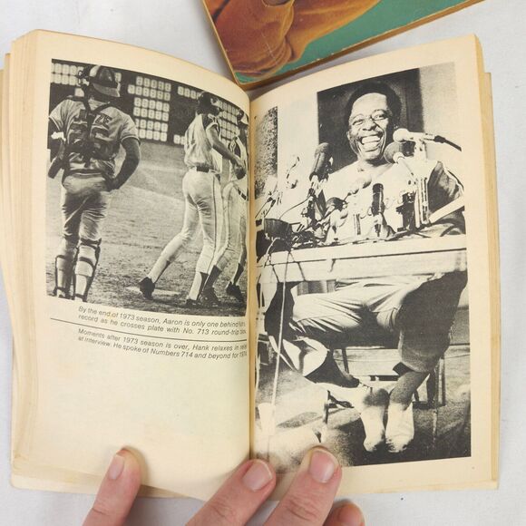 Vintage Book Lot - Cool Cos The Story of Bill Cosby - Hank Aaron 714 And Beyond - Picture 7 of 10